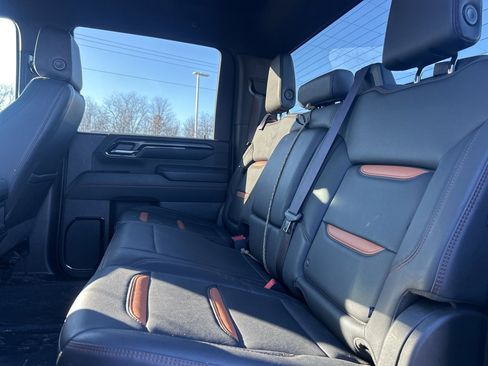 Used 2024 GMC Sierra 2500 AT4 image 11