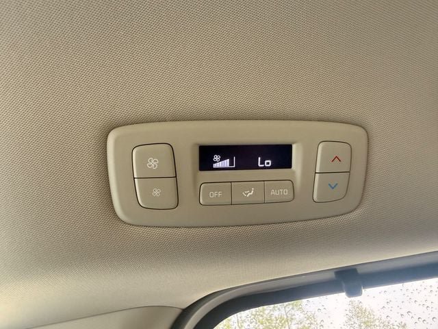 Used 2024 Kia Carnival EX FWD image 14