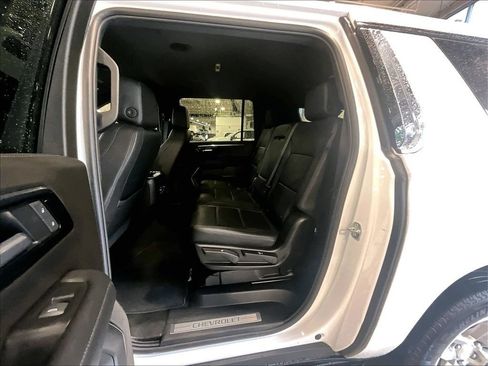 Used 2025 Chevrolet Suburban LT AWD/4WD image 15