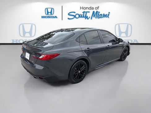 Used 2025 Toyota Camry SE FWD image 7
