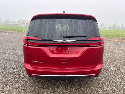 Used 2025 Chrysler Pacifica Select FWD image 7