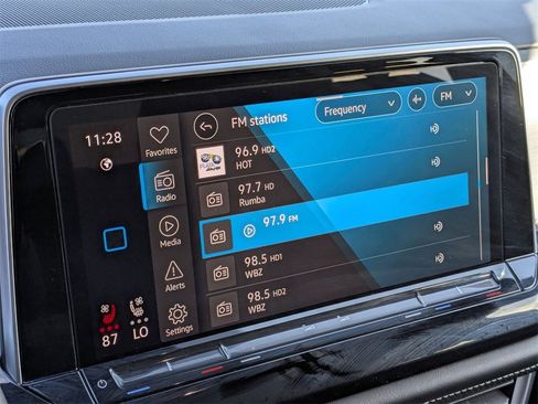 Used 2024 Volkswagen Atlas Cross Sport SE image 22