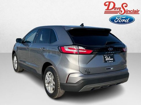 Used 2024 Ford Edge SEL image 9