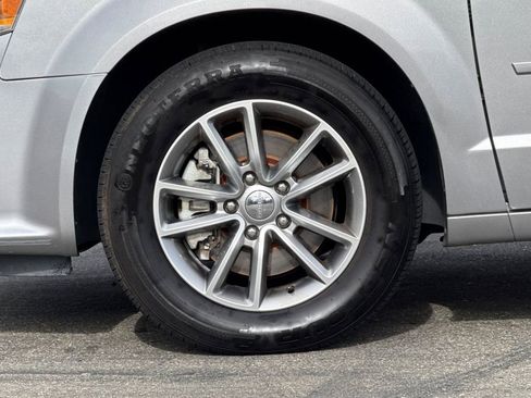 Used 2016 Dodge Grand Caravan SE image 15