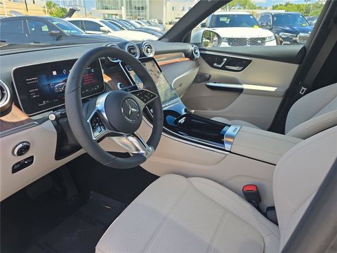 Used 2026 Mercedes-Benz GLC 300 4MATIC image 16