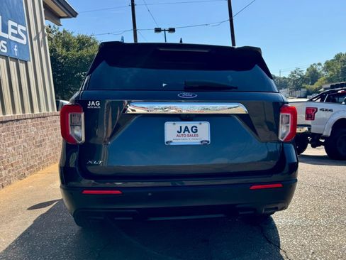 Used 2022 Ford Explorer XLT RWD image 9