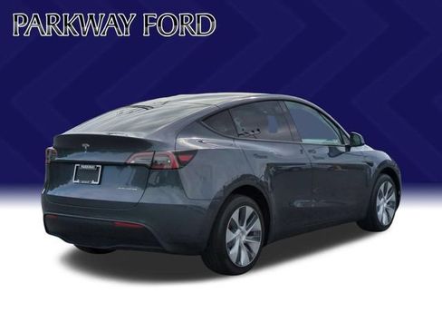 Used 2023 Tesla Model Y Long Range AWD/4WD image 5