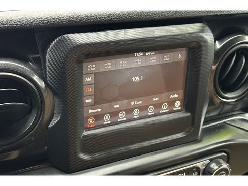 Used 2020 Jeep Wrangler Sport image 18