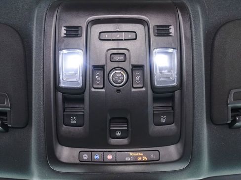 Used 2024 GMC Yukon AT4 w/ AT4 Premium Package AWD/4WD image 17