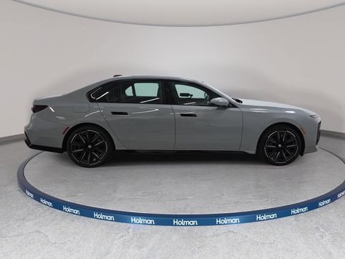 Certified 2023 BMW 760i xDrive w/ Luxury Rear Seating Package AWD/4WD image 4