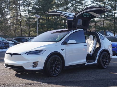 Used 2018 Tesla Model X 100D image 10