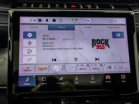 Used 2022 Jeep Grand Cherokee Overland w/ Luxury Tech Group IV AWD/4WD image 34