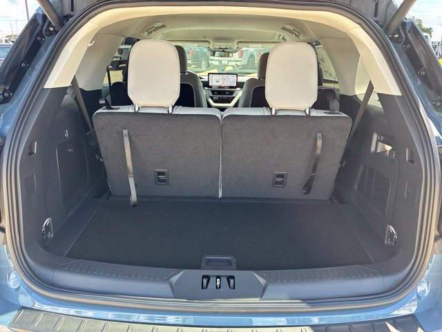 New 2026 Ford Explorer Active w/ Active Comfort Package RWD image 7