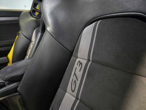 Used 2018 Porsche 911 GT3 RWD image 24