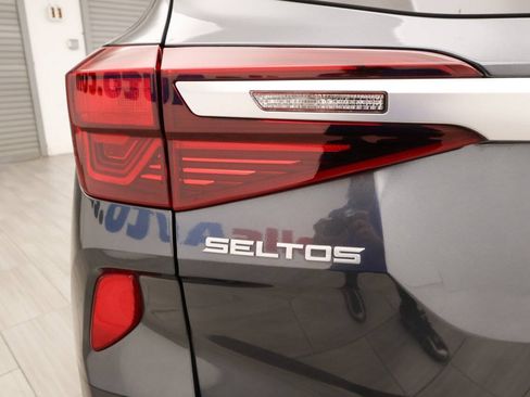 Used 2022 Kia Seltos Nightfall Edition AWD/4WD image 35