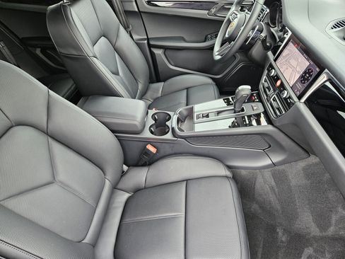 Certified 2026 Porsche Macan image 15