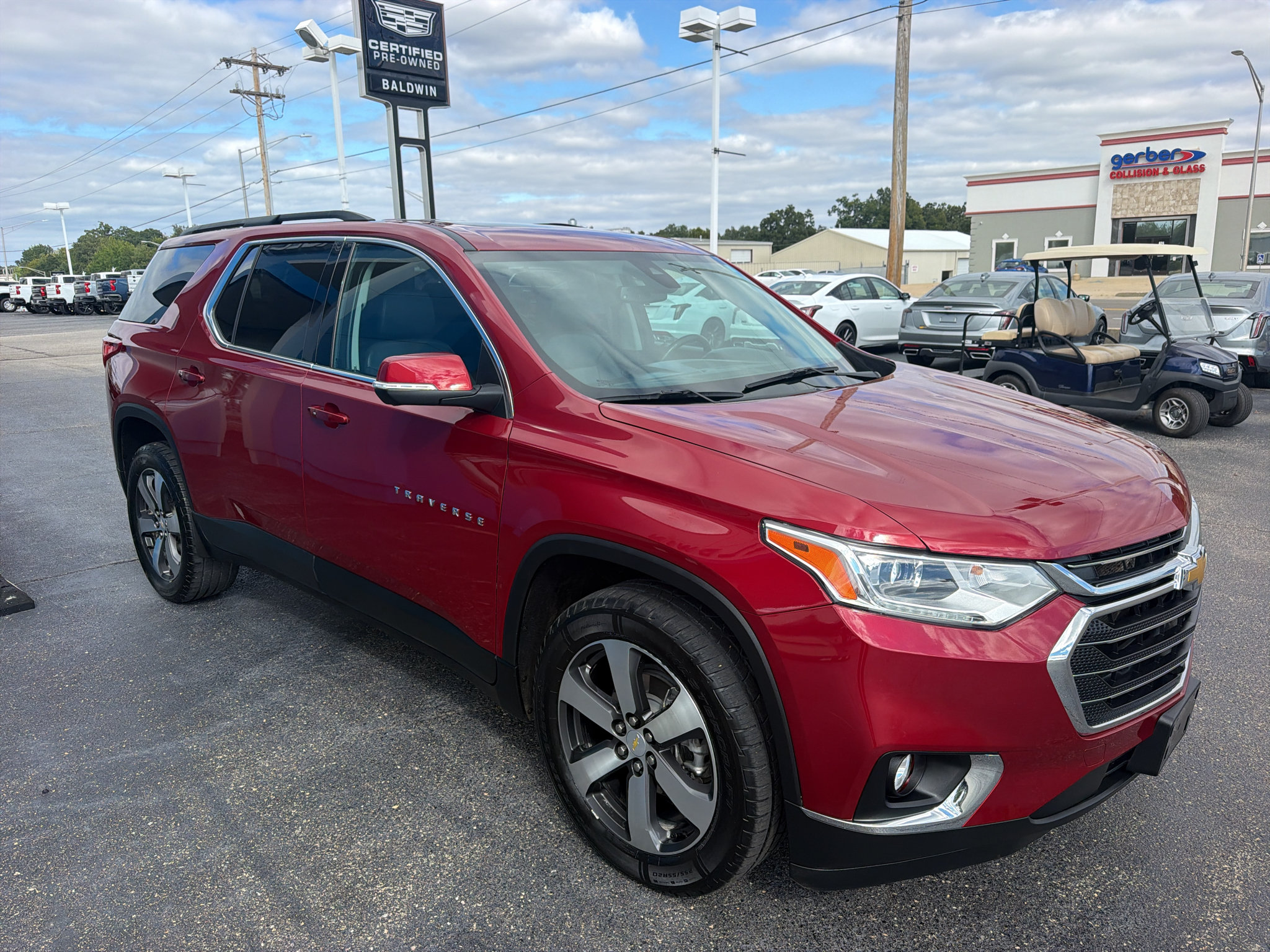 Used 2021 Chevrolet Traverse LT w/ LT Premium Package AWD/4WD image 4