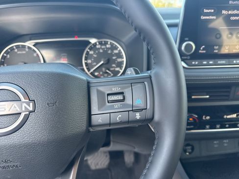 Certified 2025 Nissan Rogue SV image 14