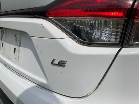 Used 2023 Toyota Corolla LE w/ Carpet Mat Package (TMS) FWD image 4
