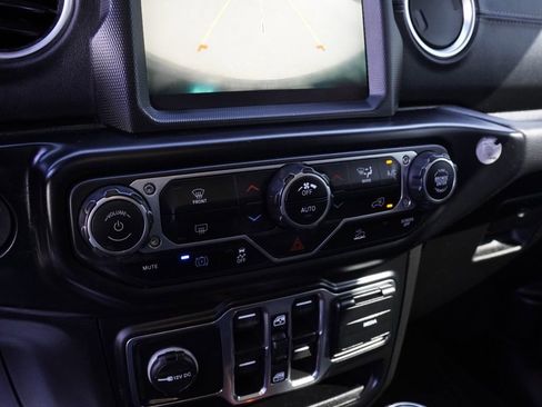 Certified 2022 Jeep Wrangler Unlimited Sahara AWD/4WD image 14