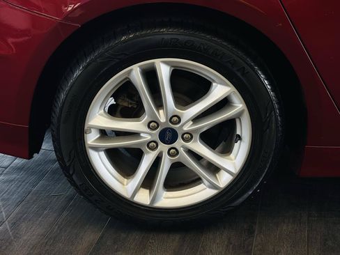 Used 2018 Ford Fusion SE w/ Fusion SE Technology Package FWD image 21