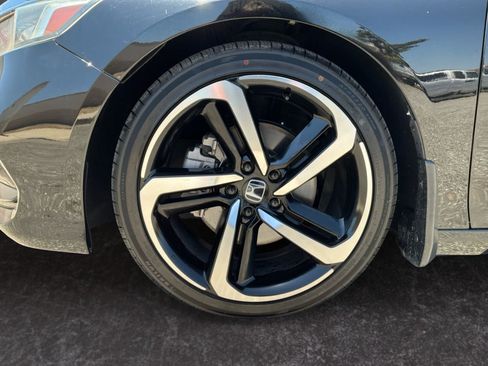 Used 2018 Honda Accord Sport image 9