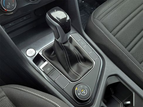 Certified 2024 Volkswagen Tiguan S image 18