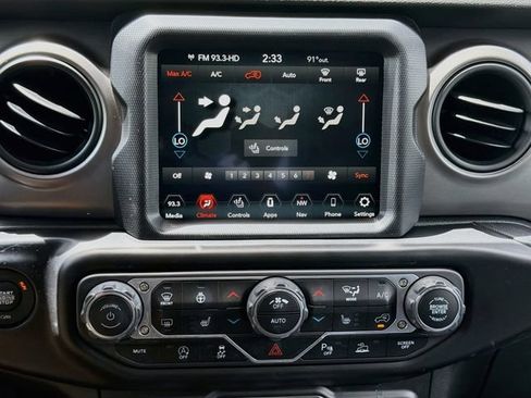 Used 2021 Jeep Wrangler Unlimited Sport AWD/4WD image 32