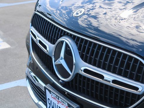 Used 2025 Mercedes-Benz GLC 300 image 6