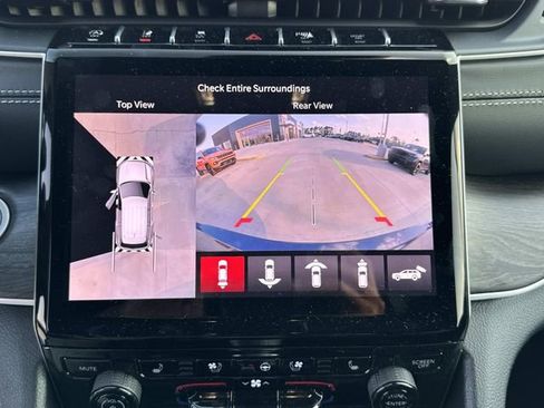 New 2025 Jeep Grand Cherokee L Limited w/ Luxury Tech Group II image 29