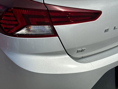 Used 2019 Hyundai Elantra SE w/ Cargo Package image 13
