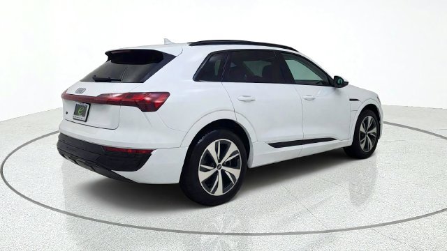 Used 2024 Audi Q8 e-tron Premium AWD/4WD image 8