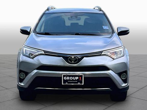 Used 2018 Toyota RAV4 Limited AWD/4WD image 4