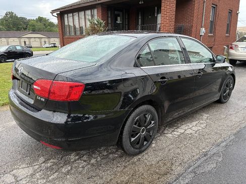 Used 2013 Volkswagen Jetta SE FWD image 6
