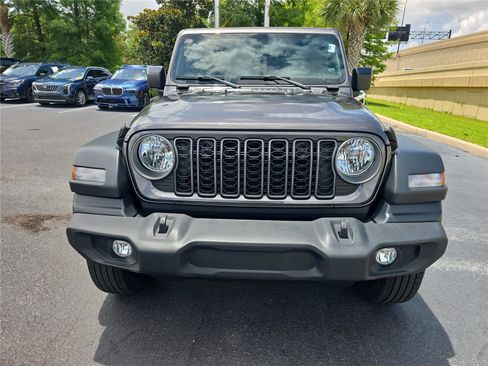 Used 2025 Jeep Wrangler Sport AWD/4WD image 2