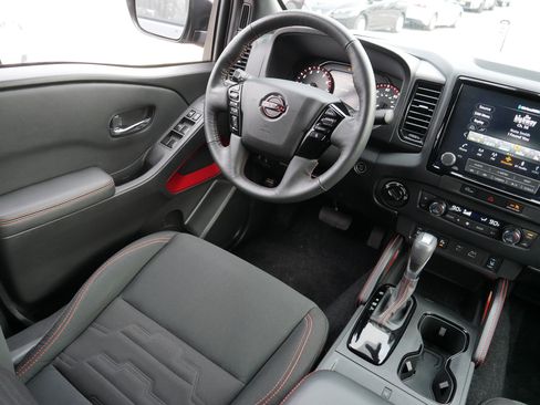 Certified 2024 Nissan Frontier PRO-4X w/ Pro Convenience Package image 9