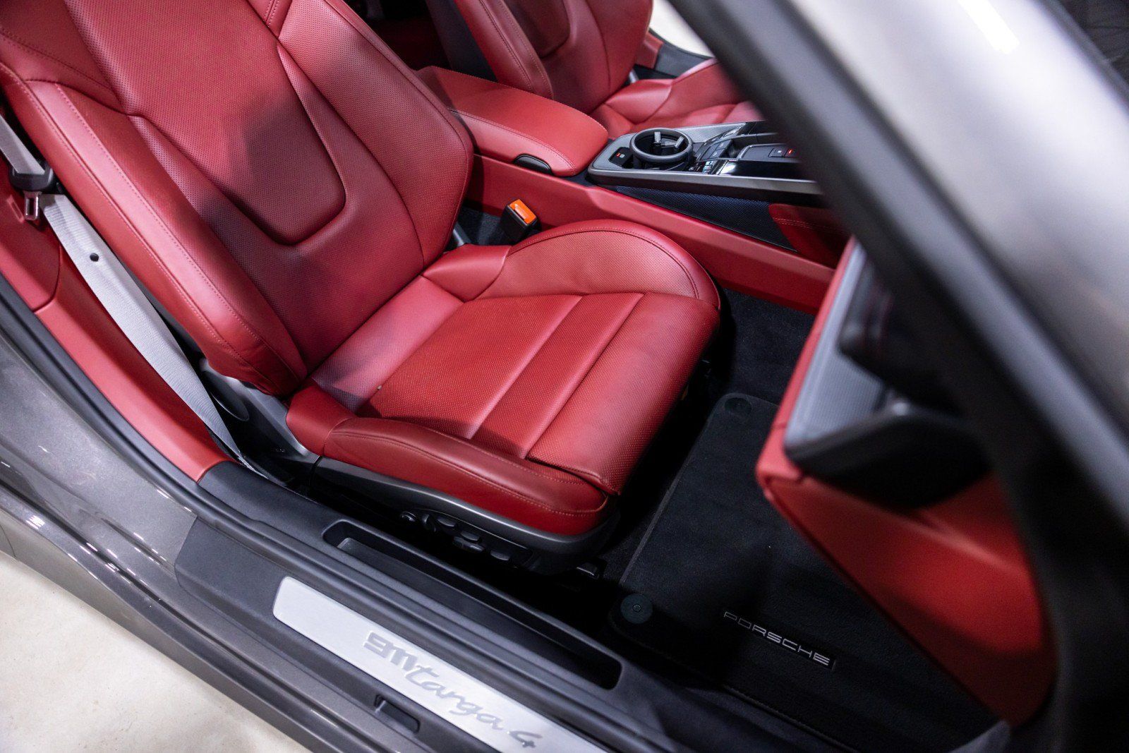 Used 2024 Porsche 911 Targa 4 AWD/4WD image 29