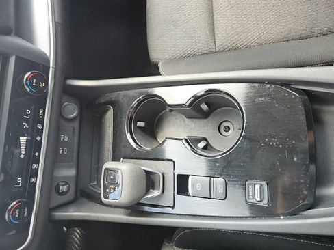 Used 2025 Nissan Rogue SV FWD image 40