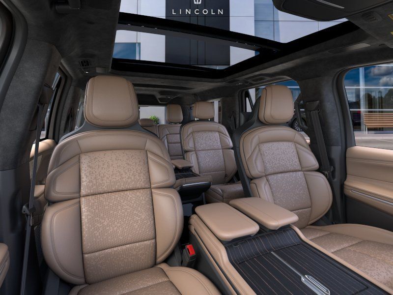 New 2026 Lincoln Navigator L Black Label AWD/4WD image 10
