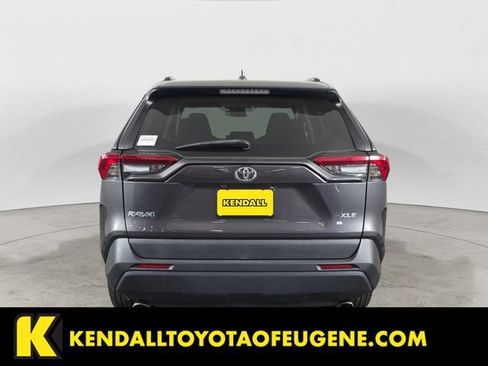 Used 2019 Toyota RAV4 XLE w/ Carpet Mat Package FWD image 6