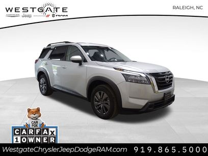 Used 2024 Nissan Pathfinder SV