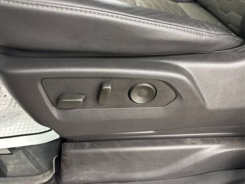 Used 2024 Chevrolet Silverado 1500 ZR2 w/ Technology Package image 40