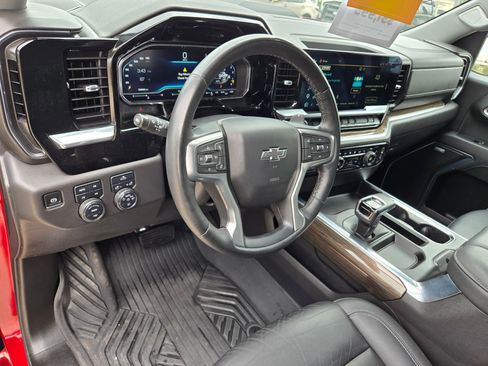 Used 2024 Chevrolet Silverado 1500 LT Trail Boss w/ Convenience Package II AWD/4WD image 10