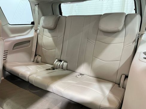 Used 2016 Cadillac Escalade Luxury image 33