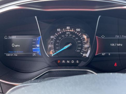 Used 2017 Ford Fusion SE w/ Fusion SE Technology Package FWD image 8