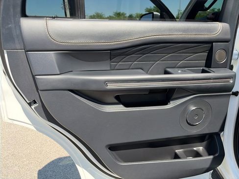 Used 2022 Ford Expedition Platinum AWD/4WD image 35