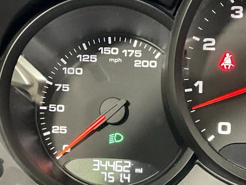 Used 2019 Porsche 911 Targa 4 AWD/4WD image 18