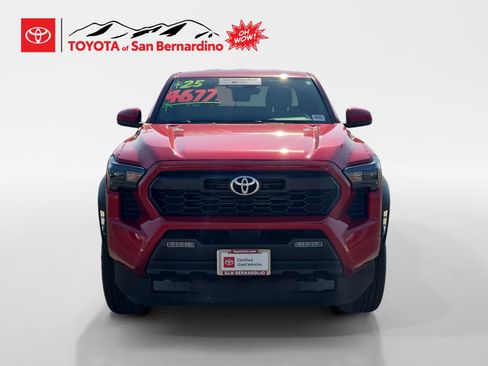 Certified 2025 Toyota Tacoma TRD Off-Road AWD/4WD image 8