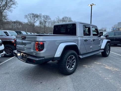 Used 2020 Jeep Gladiator Overland image 6