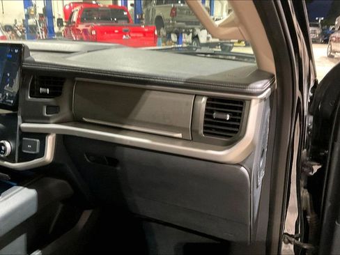 Used 2024 Ford Expedition Max XLT AWD/4WD image 16